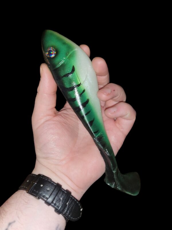 The Amigo - Yes. 20CM - 70G.